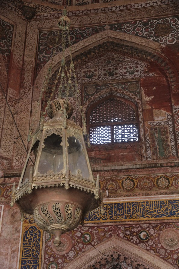 Jama Masjid, lamp