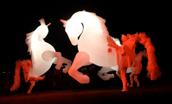 Fiers-a-Cheval in red