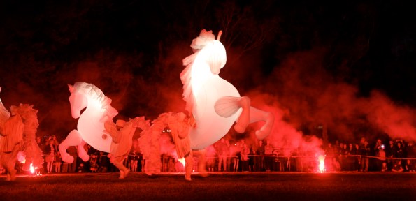 Fiers-a-Cheval in red