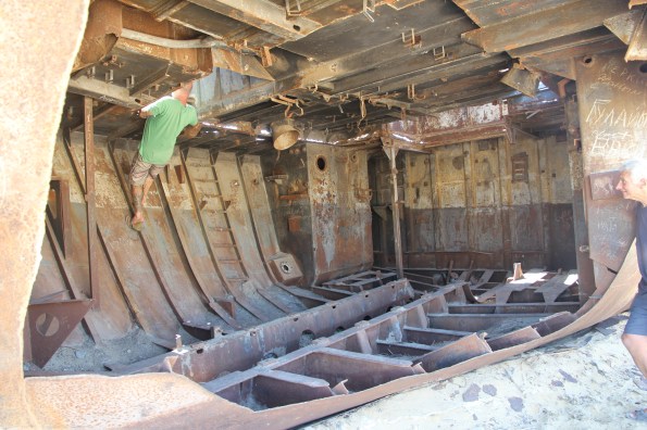 Aral Sea, climbing a hull