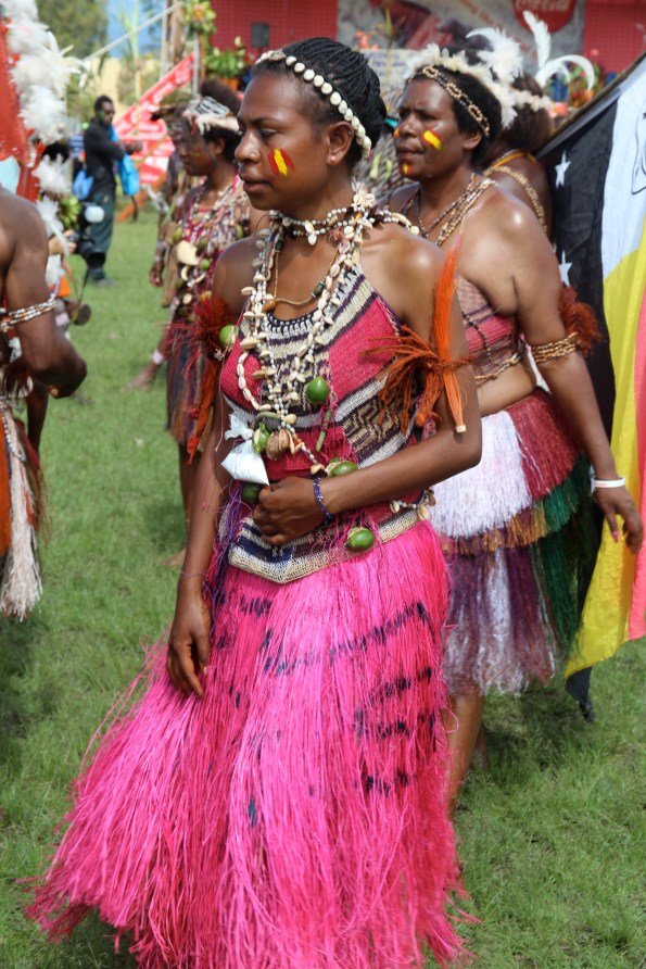 Goroka Show, pink skirt, 2014