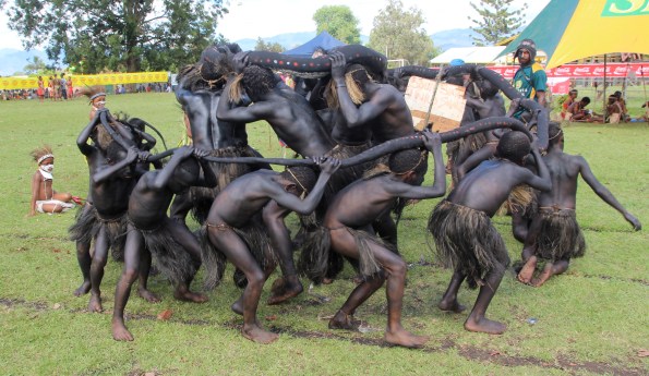 Goroka Show, snake dance