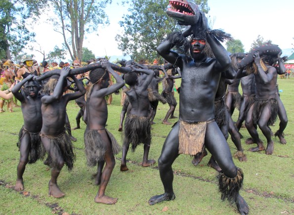 Snake dancers, Goroka Show