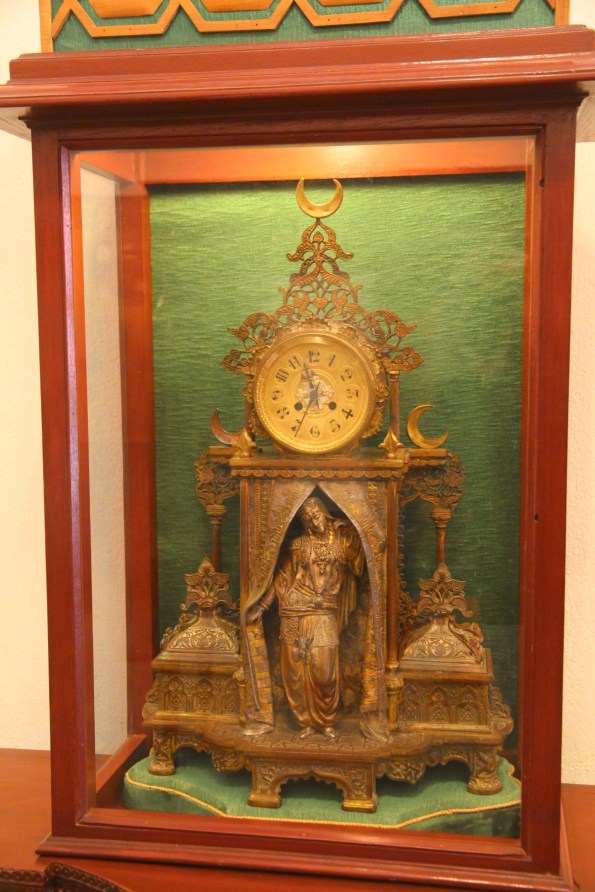 gold clock