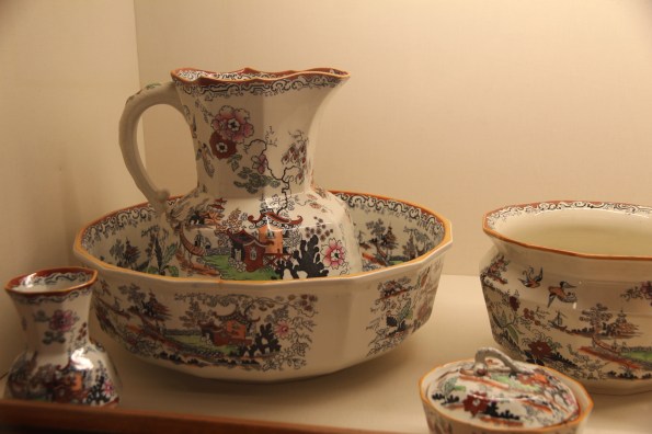 very floral washbowl set