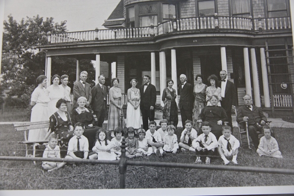 Extended Thompson family in North Carolina