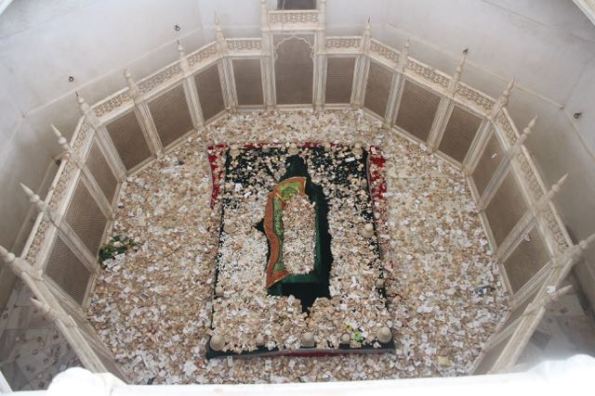 Tomb at Bibi Ka Maqbara