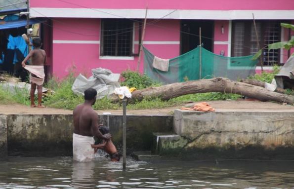 Bath time, Kerala