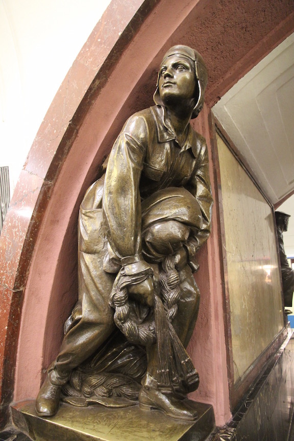 Sculpture at Ploschad Revolyutsii station, Moscow