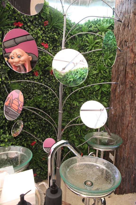 men's room, d'Arenberg Cube