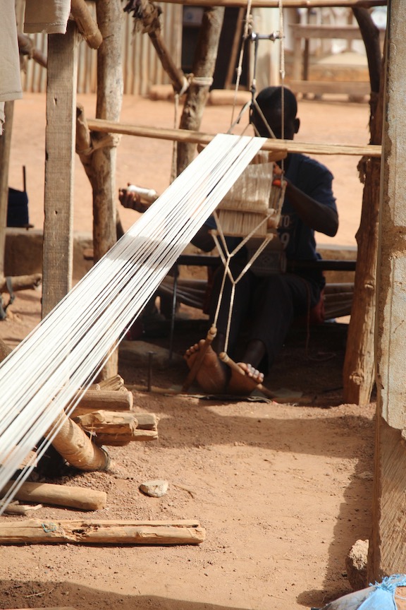 Weaving Korhogo cloth