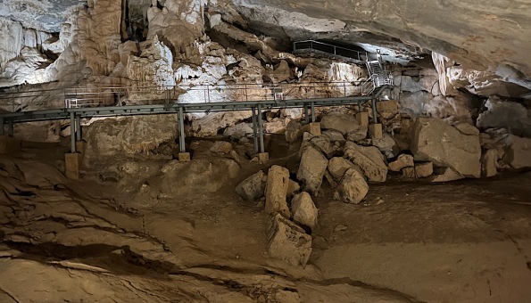 Al Hoota Cave staircase